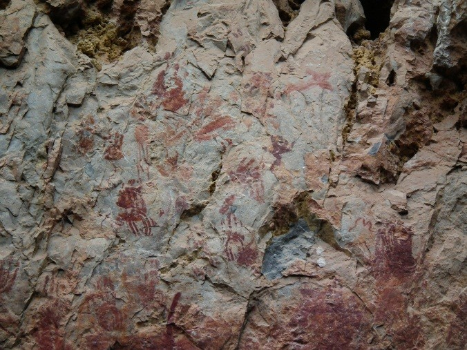 ภาพเขียนสีค่ายประตูผา | ฐานข้อมูลแหล่งโบราณคดีที่สำคัญในประเทศไทย