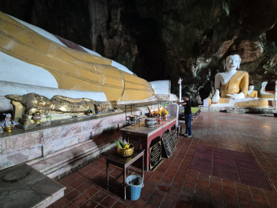พระพุทธไสยาสน์วัดถ้ำ หรือ พ่อท่านบรรทม หรือ พระนอนศรีวิชัย <br>พระพุทธไสยาสน์วัดถ้ำ หรือ พ่อท่านบรรทม หรือ พระนอนศรีวิชัย ถ่ายเมื่อ 4 มิถุนายน 2569