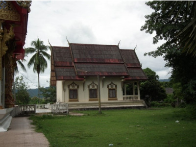 โบสถวัดพระธาตุไฮสร้อย ภายในประดิษฐานพระเจ้านอน<br>