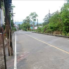 มุมกำแพงส่วนวังหน้าด้านทิศตะวันออกเฉียงใต้ที่ถูกถนนอุดมธาราตัดผ่าน<br>มุมกำแพงส่วนวังหน้าด้านทิศตะวันออกเฉียงใต้ที่ถูกถนนอุดมธาราตัดผ่าน