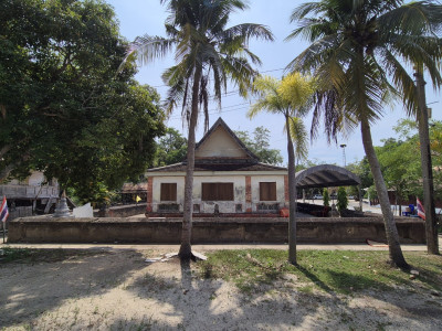 อุโบสถ (ด้านหน้าหรือด้านทิศตะวันออก)<br>